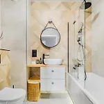 Lumina Luxury 3-rooms With Parking