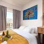 Lumina Luxury 3-rooms With Parking Lägenhet