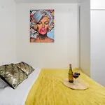 Lumina Luxury 3-rooms With Parking Lägenhet *
