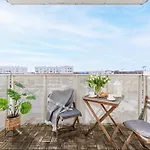 Lumina Luxury 3-rooms With Parking *