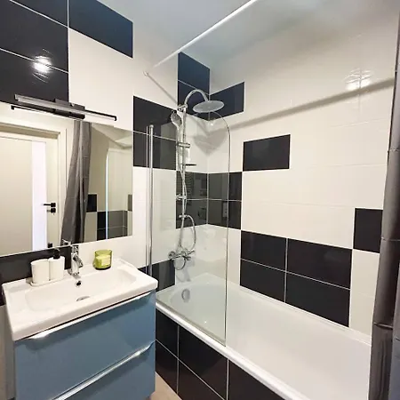 Lumina Luxury 3-rooms With Parking Apartment Lodz
