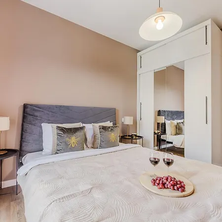 Apartment Lumina Luxury 3-rooms With Parking *