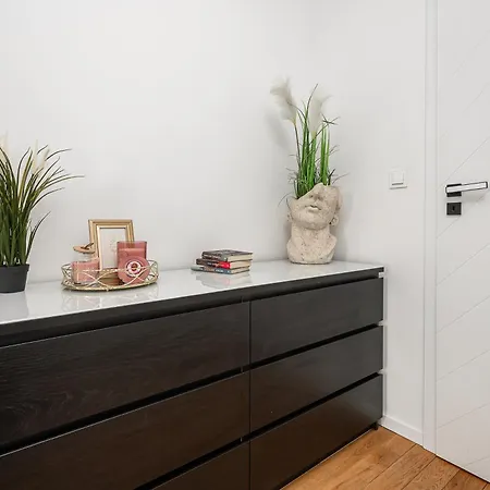Lumina Luxury 3-rooms With Parking