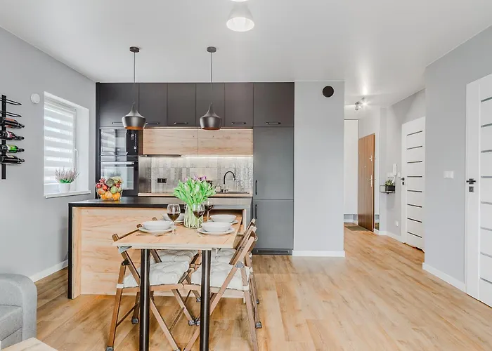 Lumina Luxury 3-rooms With Parking Lägenhet *