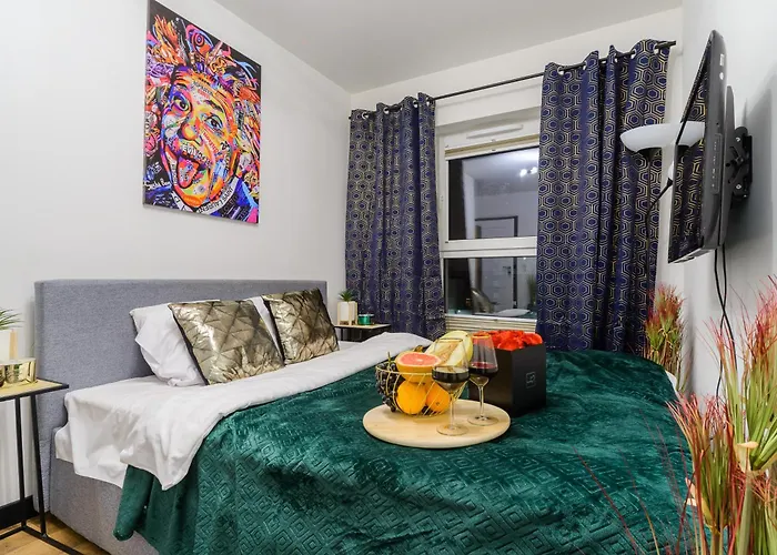 Lumina Luxury 3-rooms With Parking Lägenhet *