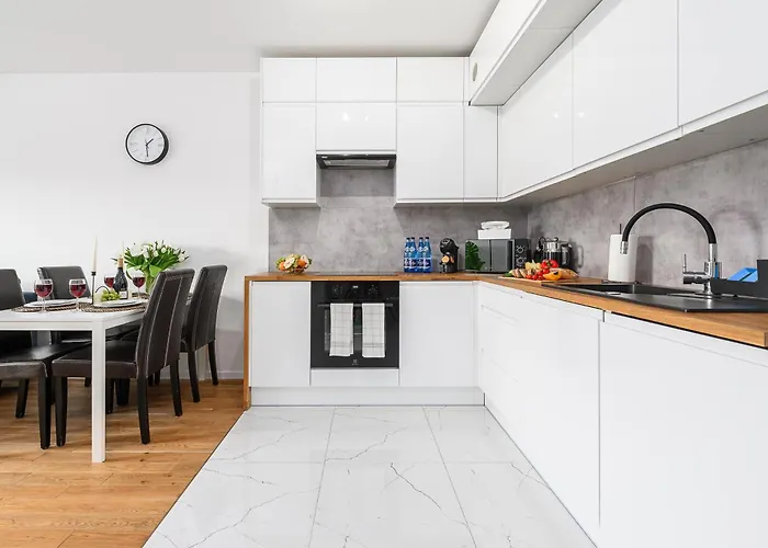 Lumina Luxury 3-rooms With Parking Lägenhet *