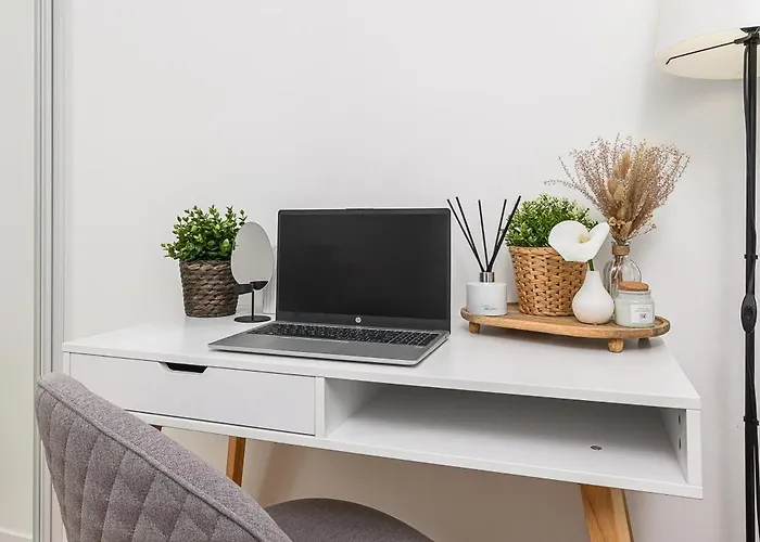 Lumina Luxury 3-rooms With Parking Lägenhet *